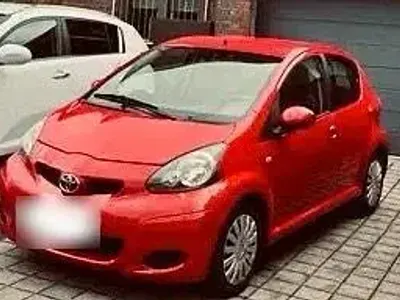 Gebraucht Toyota Aygo 67 PS (49 kW) 2007 Rot Kleinwagen