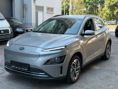 Gebraucht Hyundai Kona 100 kW (136 PS) 2022 Silber SUV