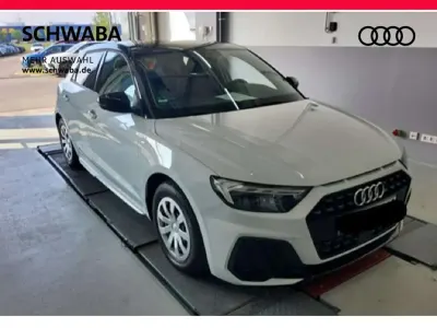 Używany Audi A1 S-Line 110 KM (80 kW) 2022 Biały SUV