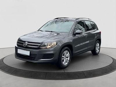 Grau Gebraucht 2015 VW Tiguan Trendline SUV | 7.500 € (Guter Preis)
