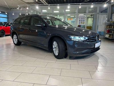 Gebraucht VW Passat 150 PS (110 kW) 2020 Uranograu Kombi
