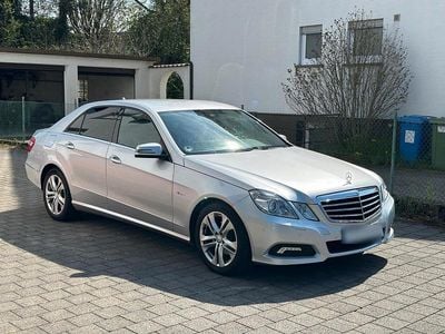 Gebraucht Mercedes E220 Avantgarde 170 PS (125 kW) 2009 Silber Limousine