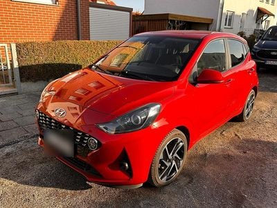 Gebraucht Hyundai i10 Edition 67 PS (49 kW) 2022 Rot Kleinwagen
