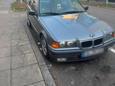Gebraucht BMW 316 102 PS (75 kW) 1995 Grau Limousine