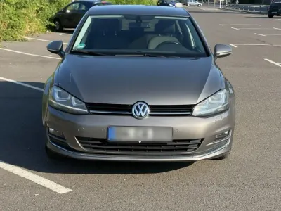 Gebraucht VW Golf VII Highline 140 PS (102 kW) 2013 Grau Limousine