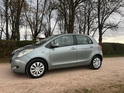Gebraucht Toyota Yaris 87 PS (63 kW) 2007 Grau Kleinwagen