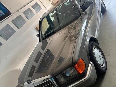 Usata Mercedes 300 SE 1987 Argento Berlina