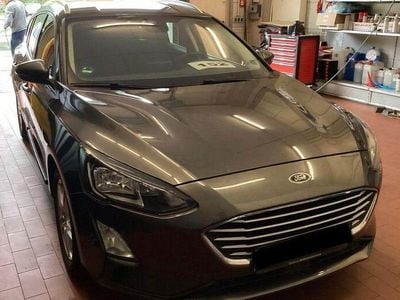 Gebraucht Ford Focus Cool & Connect 120 PS (88 kW) 2020 Grau Limousine