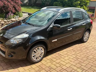 Gebraucht Renault Clio GrandTour 101 PS (74 kW) 2010 Schwarz Kombi