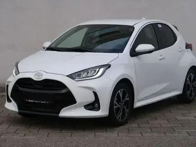 Gebraucht Toyota Yaris Comfort 116 PS (85 kW) 2024 Super white Kleinwagen