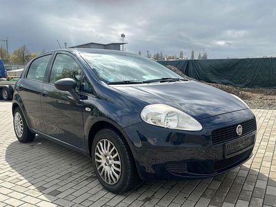 Gebraucht Fiat Grande Punto Basis 69 PS (50 kW) 2012 Blau Kleinwagen