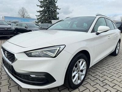 Używany Seat Leon Style 150 KM (110 kW) 2021 Biały Sedan/Limuzyna