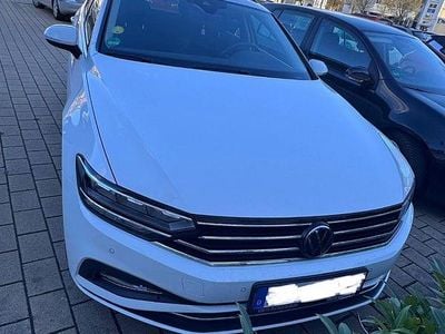 Gebraucht VW Passat Business 150 PS (110 kW) 2021 Weiß Kombi