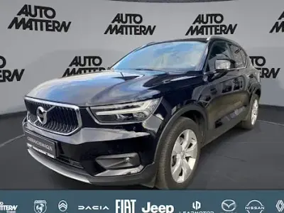 Używany Volvo XC40 Momentum 197 KM (144 kW) 2021 Czarny SUV