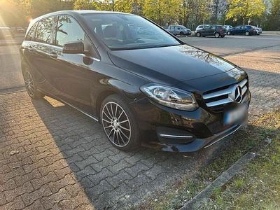 Used Mercedes B180 109 HP (80 kW) 2016 Black Minivan