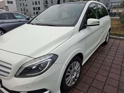 Second-hand Mercedes B200 156 CP (114 kW) 2015 Alb Monovolum
