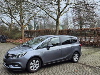 Silber Gebraucht 2016 Opel Zafira Van / Kleinbus | 12.500 € (Teuer)