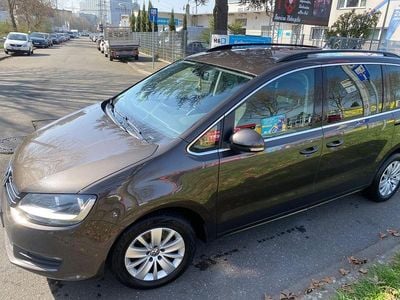 Second-hand VW Sharan Comfortline 140 CP (102 kW) 2015 Negru Monovolum
