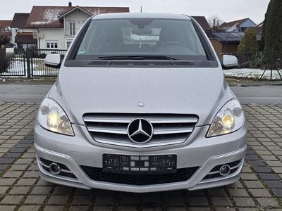 Gebraucht Mercedes B180 109 PS (80 kW) 2009 Silber Van / Kleinbus
