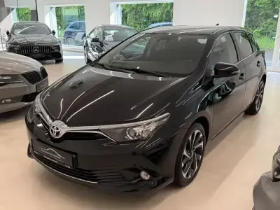 Gebraucht Toyota Auris Design 116 PS (85 kW) 2015 Schwarz Limousine