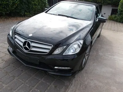 Gebraucht Mercedes E300 AMG line 252 PS (185 kW) 2011 Schwarz Cabrio