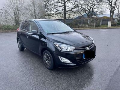 Gebraucht Hyundai i20 Classic 86 PS (63 kW) 2014 Schwarz Kleinwagen