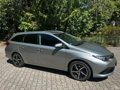 Gebraucht Toyota Auris Hybrid Cool 136 PS (100 kW) 2017 Silber Kombi