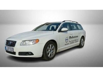 Gebraucht Volvo V70 Momentum 114 PS (83 kW) 2012 White solid ice white / solid Kombi