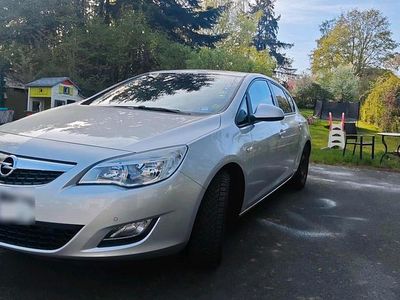 Usata Opel Astra Design Edition 120 CV (88 kW) 2011 Argento Berlina