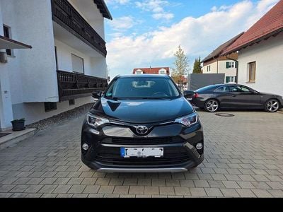 Usata Toyota RAV4 143 CV (105 kW) 2017 Marrone SUV