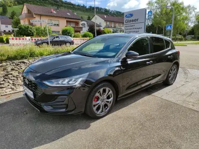 Gebraucht Ford Focus ST-Line 125 PS (91 kW) 2022 Schwarz Limousine