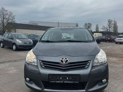 Usata Toyota Verso Executive 147 CV (108 kW) 2011 Grigio Monovolume