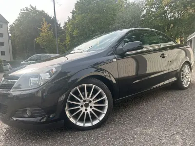 Gebraucht Opel Astra Cabriolet 116 PS (85 kW) 2008 Schwarz Cabrio