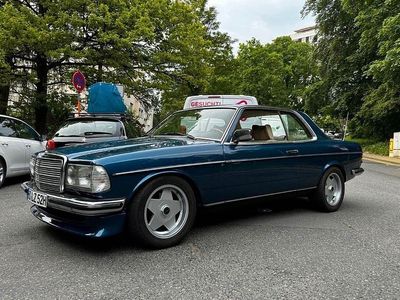 Gebraucht Mercedes E280 177 PS (130 kW) 1978 Blau