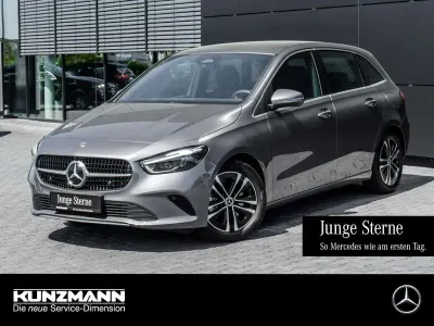 Gebraucht Mercedes B220 Progressive 190 PS (139 kW) 2024 Mountaingrau metallic Van / Kleinbus