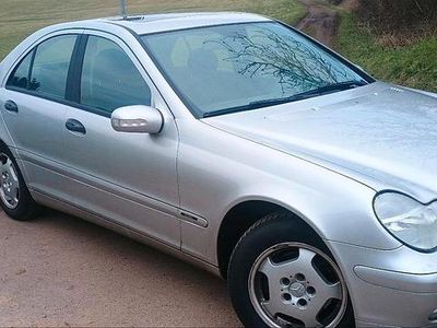 Silber Gebraucht 2003 Mercedes C180 Limousine | 2.900 € (Fairer Preis)