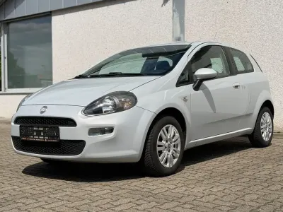 Gebraucht Fiat Punto More 69 PS (50 kW) 2012 Weiß Kleinwagen