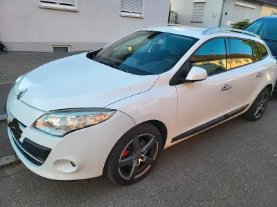 Gebraucht Renault Mégane GrandTour Luxe 150 PS (110 kW) 2010 Weiß Kombi