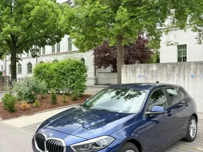 Gebraucht BMW 118 Advantage 140 PS (102 kW) 2019 Blau Kleinwagen