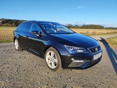 gebraucht Seat Leon 1.5 TSI ACT 110kW FR AHK Black Matt Ed.