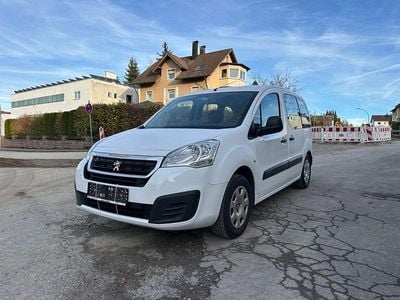 Gebraucht Peugeot Partner Tepee 110 PS (80 kW) 2018 Weiß Van / Kleinbus