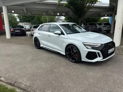 Gebraucht Audi RS3 Sport 400 PS (294 kW) 2023 Weiß Limousine
