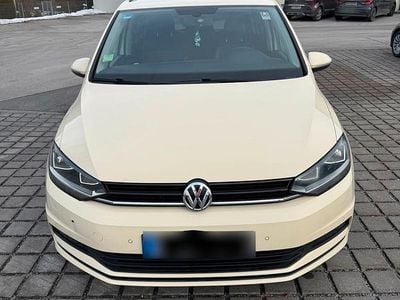 Gebraucht VW Touran 116 PS (85 kW) 2019 Gelb Van / Kleinbus