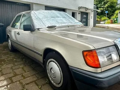 Gebraucht Mercedes E230 136 PS (100 kW) 1989 Beige Limousine