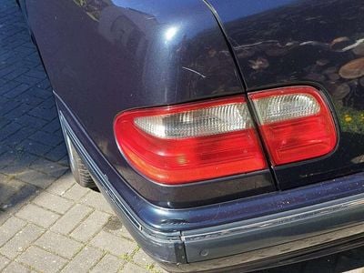 Mercedes E320