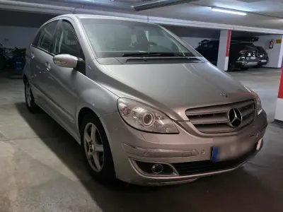 Gebraucht Mercedes B180 90 PS (66 kW) 2007 Silber Van / Kleinbus