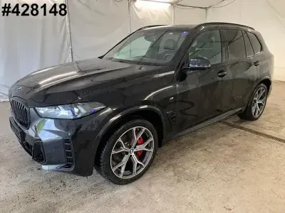 Gebraucht BMW X5 M Sport 286 PS (210 kW) 2023 Black sapphire metallic SUV