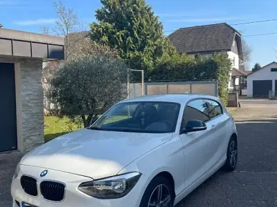 Gebraucht BMW 116 136 PS (100 kW) 2011 Weiß Kleinwagen