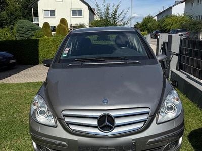 Mercedes B200