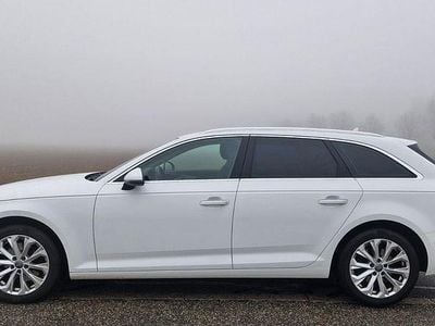 Weiß Gebraucht 2016 Audi A4 Limousine | 15.000 € (Guter Preis)